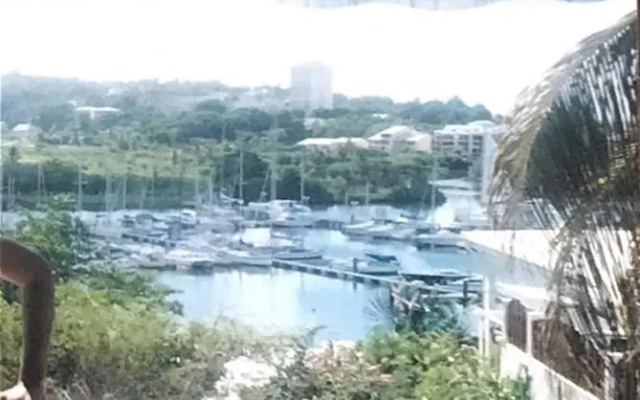 Luxueux T3 à la marina du Gosier