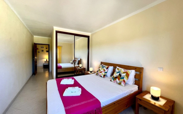 Alvor Paradise With Pool by Homing