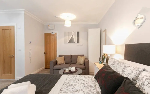 11 Helena House Business Apartment