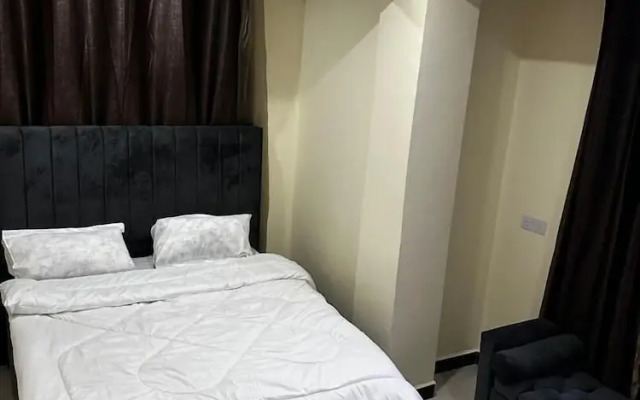 Girrafe Apartments