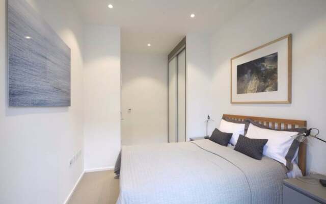 Modern 1 Bedroom Apartment in West London