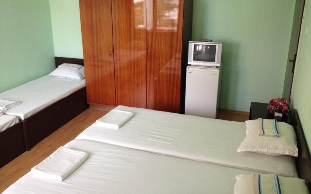 Къща за гости Стоянови - Guest House Stoyanovi