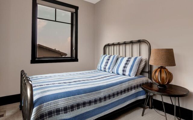 3780 Blackstone Drive Townhouse by RedAwning