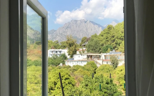 Mina Grand Hotel