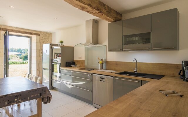 Charming holiday home in Aquitaine with Swimming Pool