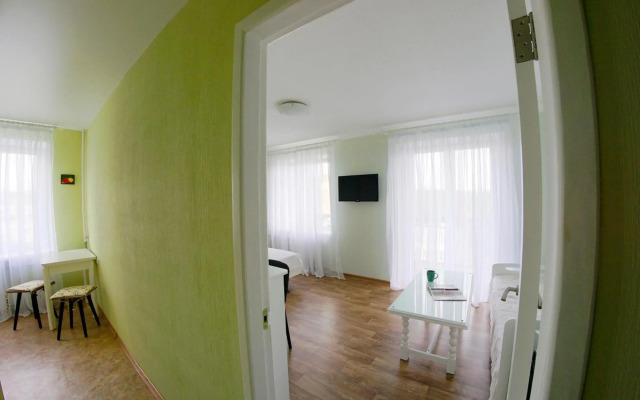 Flatsy at Botanichniy Sad underground