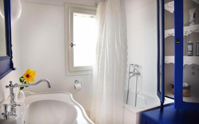 Elefthia Syros Luxury Home
