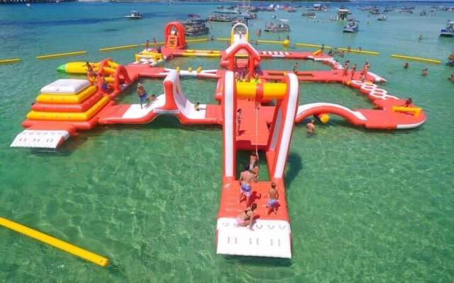 1332 Laurel Grove 3 Bedroom Home by RedAwning