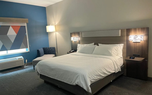 Holiday Inn Express Hotel & Suites RIPLEY, an IHG Hotel