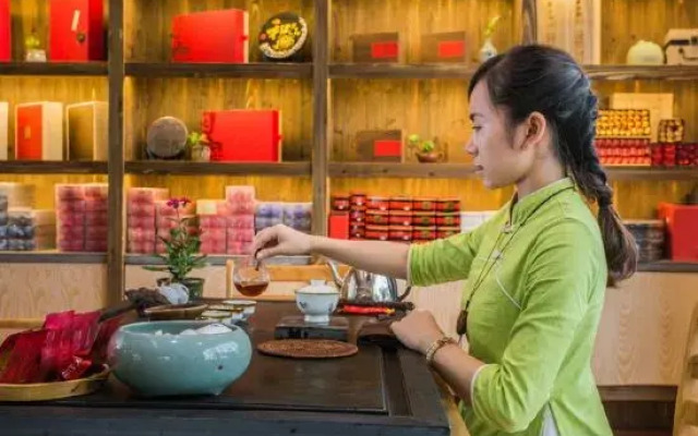 Tea Man's House Hotel (Wuyishan Sangu Resort)