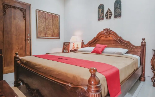 RedDoorz near Galeria Mall 2