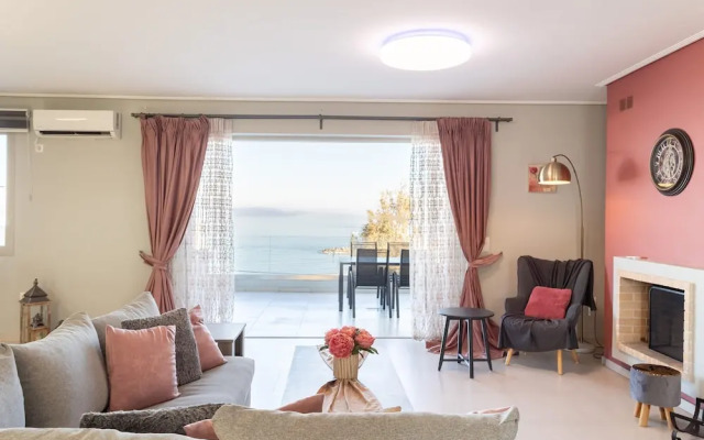 Beachfront Artemida Retreat - Peony Seabreeze Gem