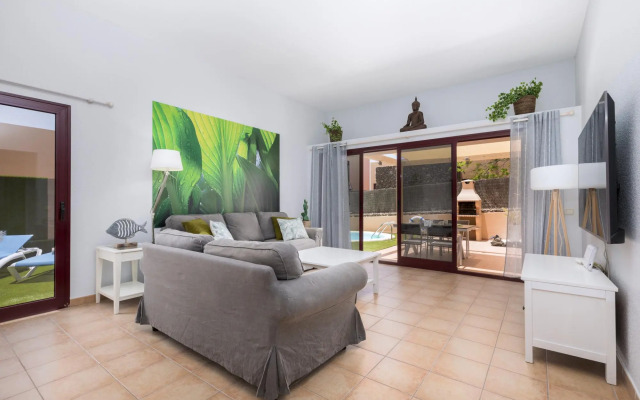 Home2Book Charming Private Pool Aloha Beach Villa