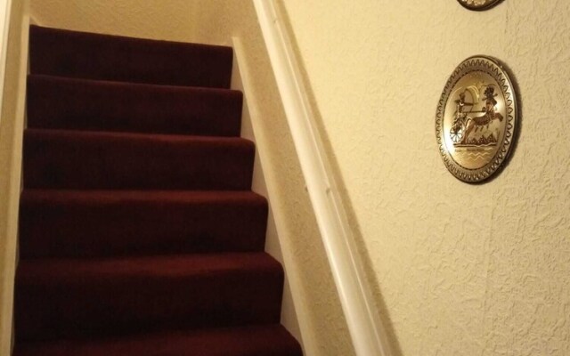 Beautiful 4-bed Apartment in Wolverhampton