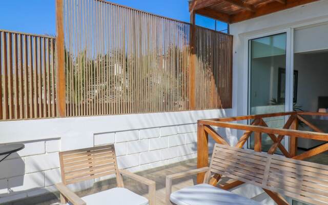 Astonishing 2BR With Spectacular Ocean View