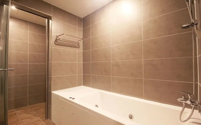 Changwon Masan Hotel Able