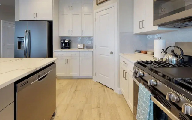 Endless Adventures 4 Bedroom Apts by RedAwning