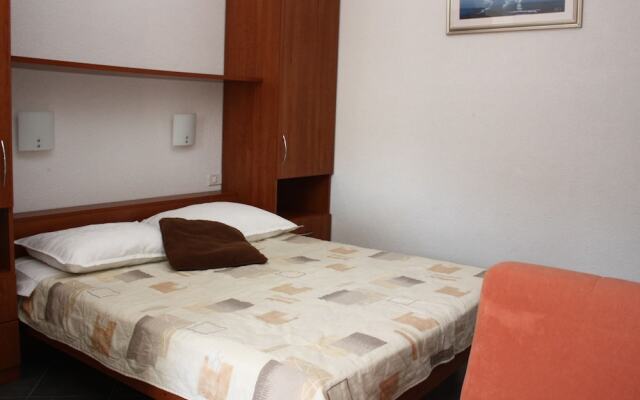 Exquisite Villa with Private Hot Tub in Grebaštica