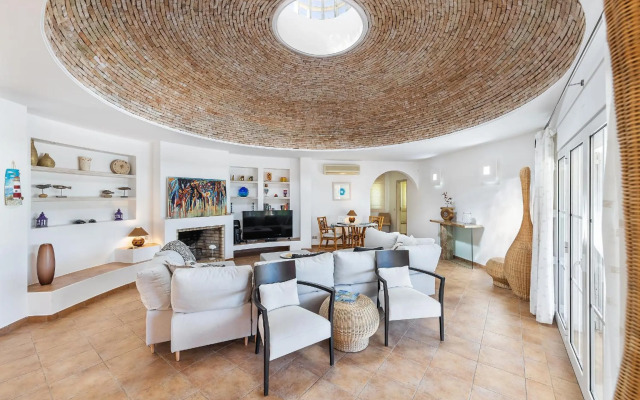 Villa Dome by OCvillas