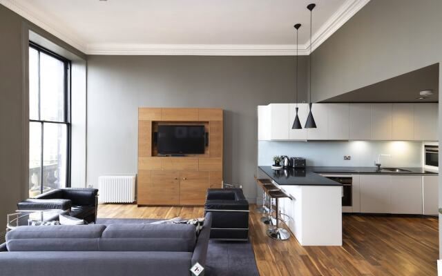 Amazing views! North Bank Street Luxury Apartment