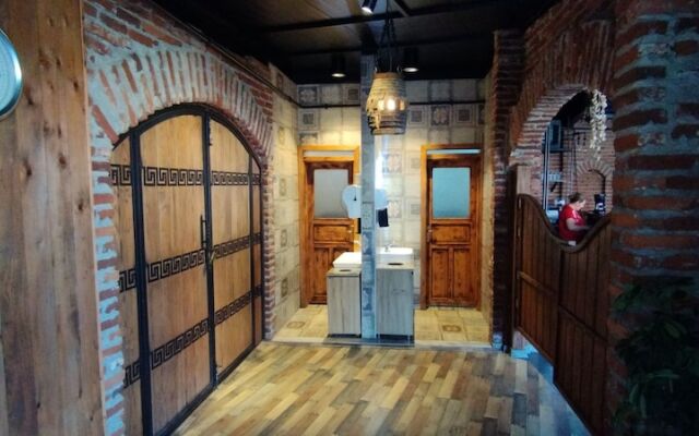 Ceneviz Suit Hotel