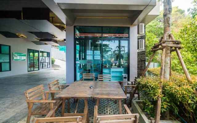 Et414 - Charming Pool View Studio Pool and gym in Patong