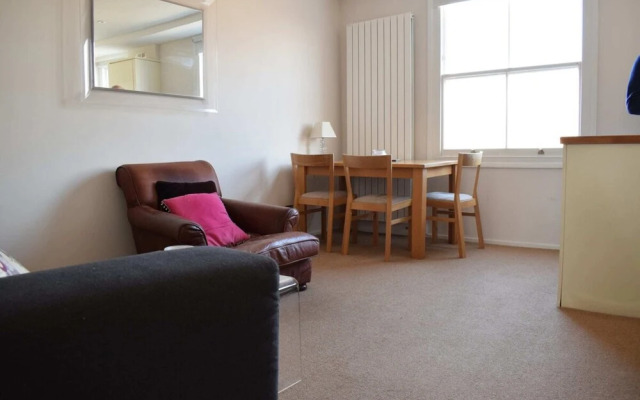 2 Bedroom Flat Near Notting Hill