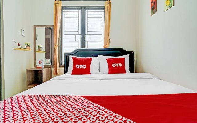 OYO Life 90211 I-sidji Inn