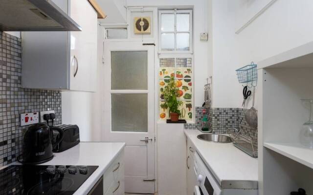 2 Bedroom Apartment Near Queensway And Bayswater