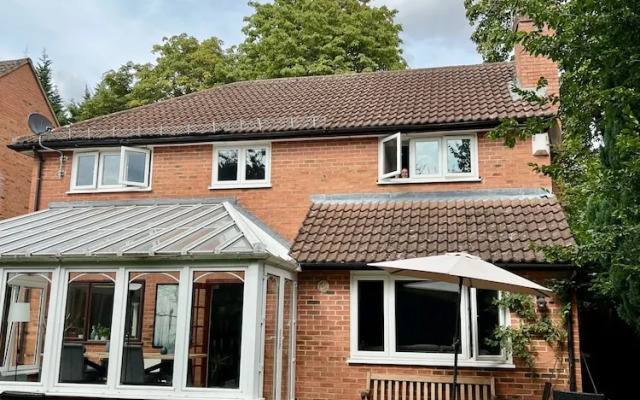 St Albans Spacious Party House