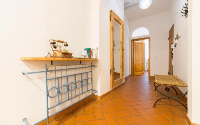 Santa Maria Novella 6 sleeps near the central station