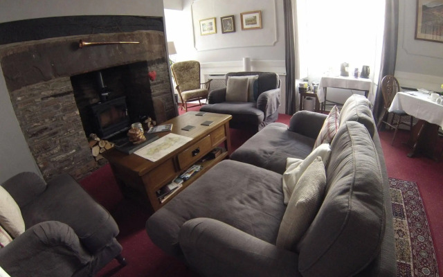 Ty Helyg Guest House