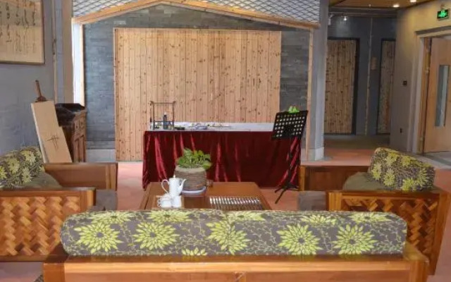 Xiangxi Hostel (Longmen Branch 2)