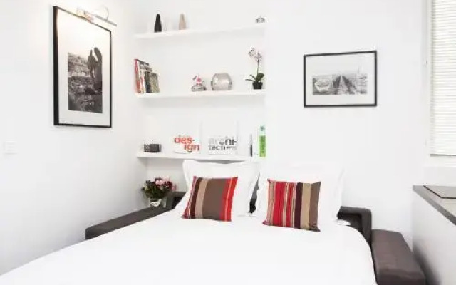 Quiet Apartment in the Center of Paris