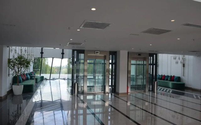 Arena Grand Hotel