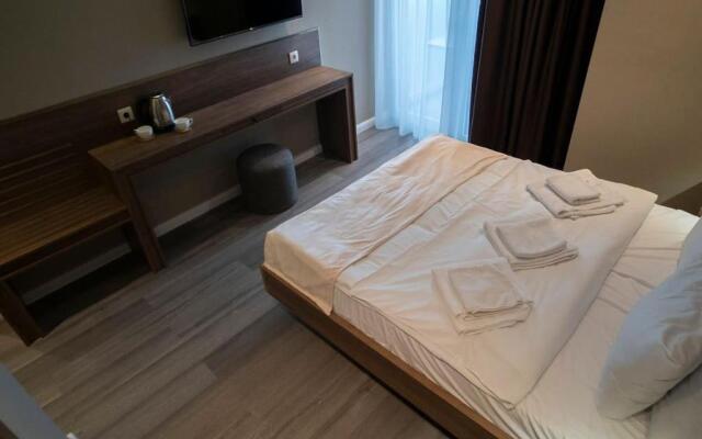 Leo Group Luxury Apartment 24-11 Alliance Palace