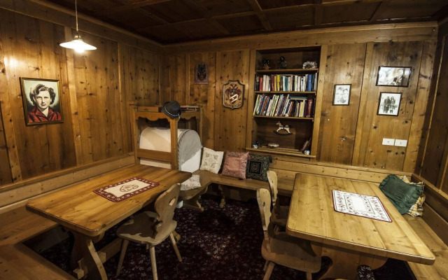 Garni Col da la Vila