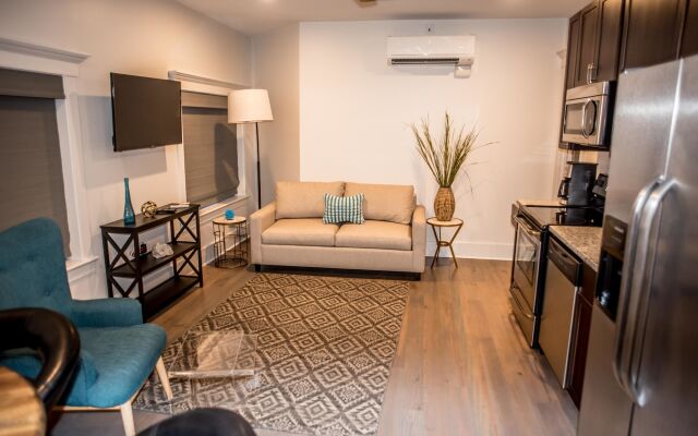 493 King Luxury Suites