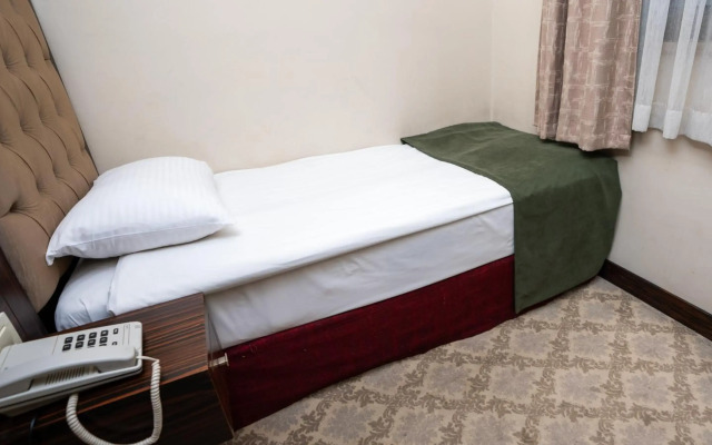 Golden Siyav Hotel