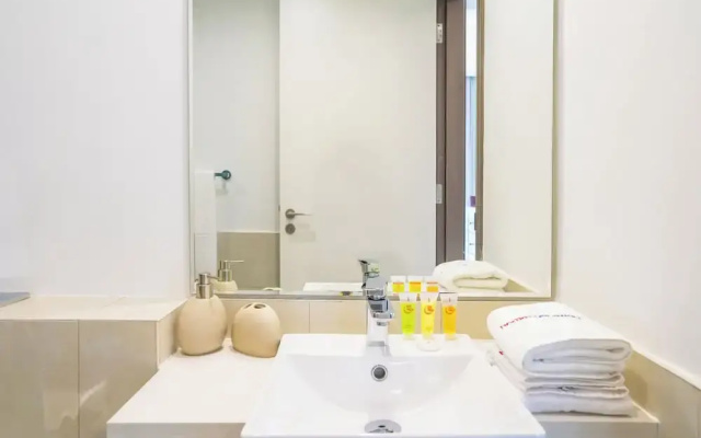 HomesGetaway-2BR Apt in 1 Residences