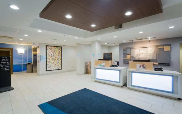 Holiday Inn Express & Suites Reading by IHG