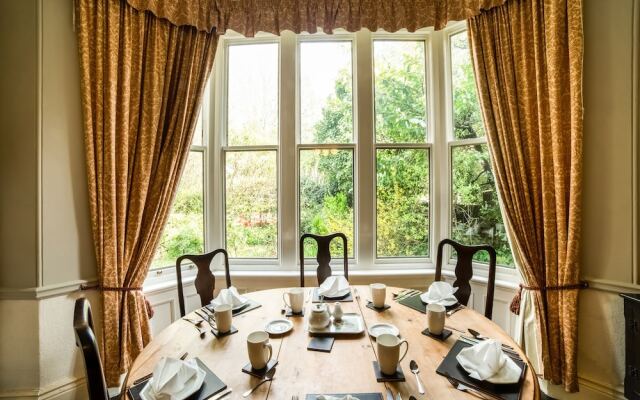 The Briary Hotel - Guest House