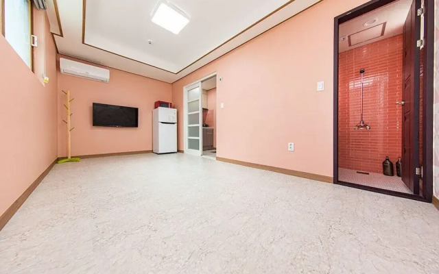 Daecheon Ddranchae Pension