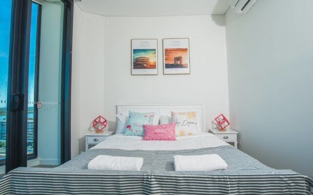 Stunning Waterview Stylish Waterfront Apt In Wwp
