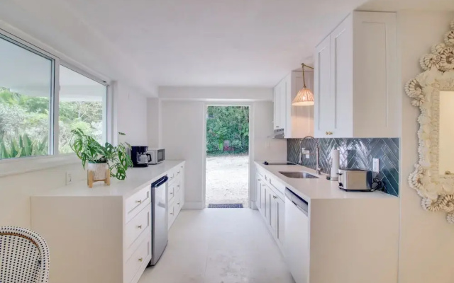 Walk to Beach: Tavernier Apartment w/ Patio!