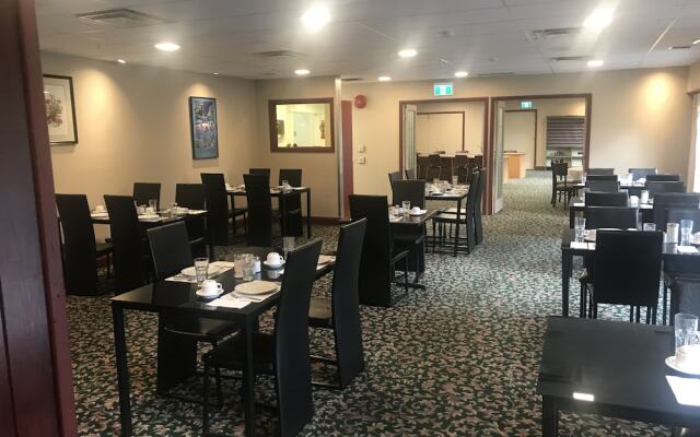 Airport Inn