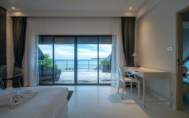 Farrah Oceanfront Villa