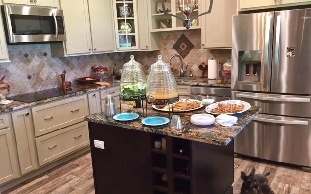 Sisters on Sycamore Bed & Breakfast