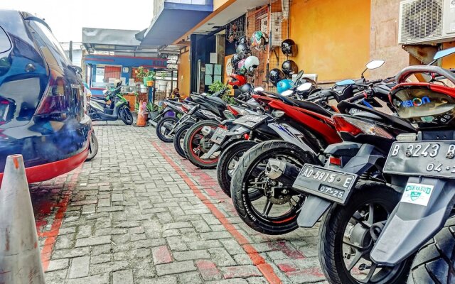 Super OYO 90692 Point Hostel