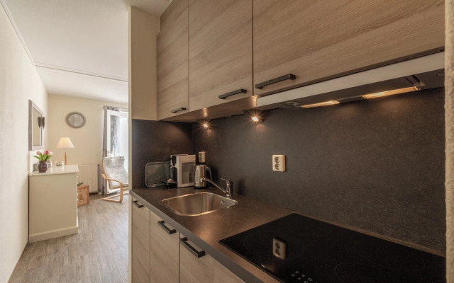 Cozy Apartment With Kitchen